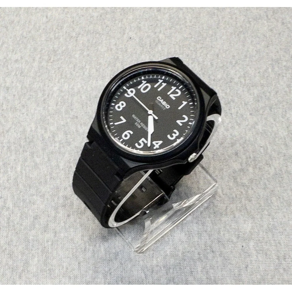 Casio MW-240 New‎ Battery Mens Minimalist Watch 40mm Classic Black & White
